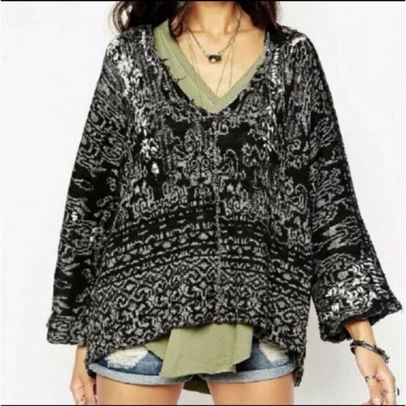 Free People Tops - Free People Gray Raggy Knit Wool blend‎ small